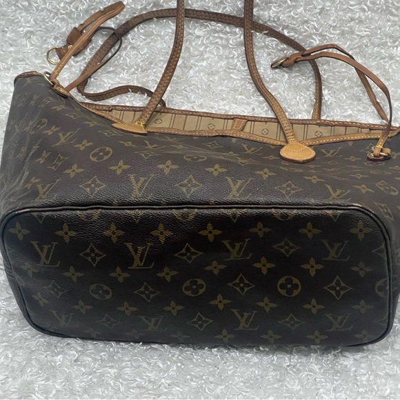 LOUIS VUITTON Mongram Neverfull MM - Picture 7 of 16